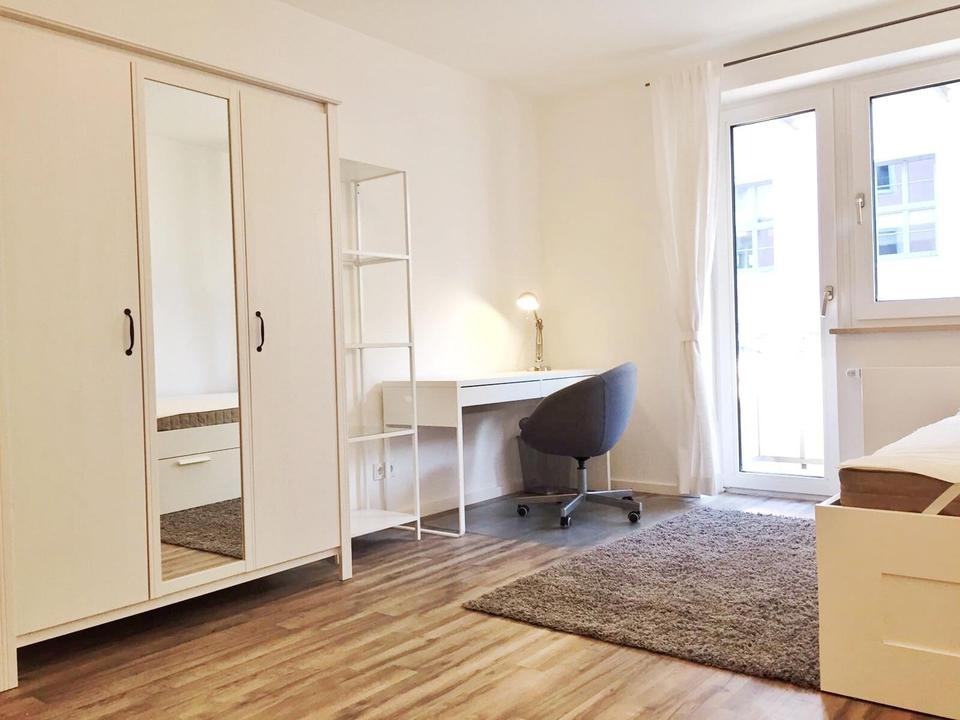 Ab SOFORT - Paar oder 2er WG -Neue helle Luxus Wohnung mit Terrasse, Alpenblick, vollmöbliert – Bild 2