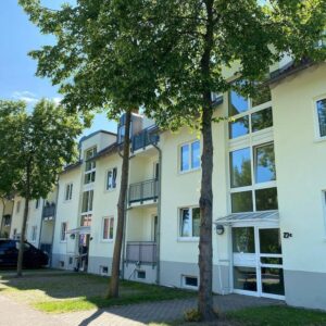 Charmante durch Dachboden ausgebaute 5 Zimmer-ETW mit 2 Balkonen und TG Stellplatz in Waren Müritz