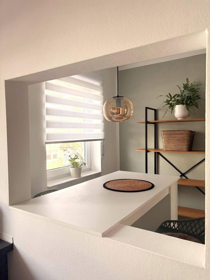 Moderne 3,5-Zimmer-Maisonette möbliert mit Heimkino, Wallbox & Klimaanlage – Bild 9