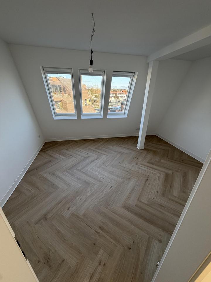 ***Renovierte Penthouse Eigentumswohnung 3,5 Zimmer 120 m2 Zentral Aufzug*** – Bild 10