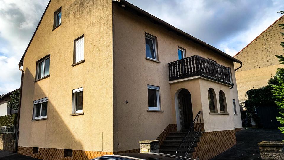 Großzügiges Zweifamilienhaus mit ausgebautem DG, 10 Zimmer, 2 Garagen – ideal für Mehrgenerationen – Bild 2