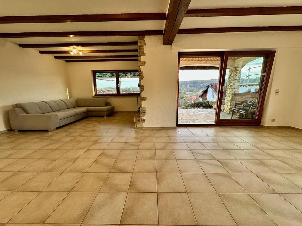 Spacious 150 m² Apartment with Stunning Green Views & Swabian Alb Panorama – Bild 10