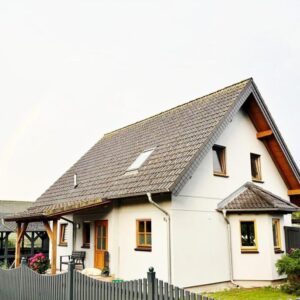 Einfamilienhaus 130m² mit 4 Schlafzimmern mit Pool, Carport, Kamin