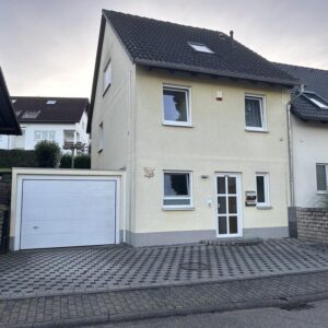 DOPPELHAUSHÄLFTE IN MÜHLHAUSEN (KRAICHGAU)