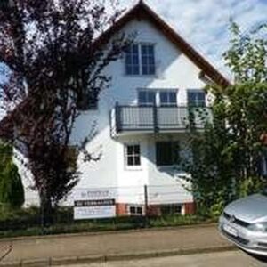 Nun noch Günstiger Traum- Eigentumswohnung, EG, 5 Zimmer, 2 Bäder, Terrasse, Garten, Einzelgarage,