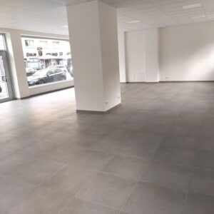 Große Gewerbefläche mit vielfältigen Nutzungsmöglichk. + große Schaufenster