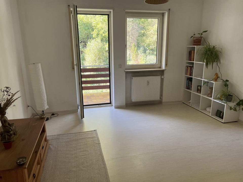 Ohne Provision - Charmante Dachgeschosswohnung mit viel Tageslicht im Grünen. – Bild 4