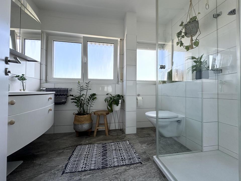 RESERVIERT - Helle 4½-Zimmer-Wohnung (ca. 101 m²) mit Terrasse + Garage *PROVISIONSFREI* – Bild 5