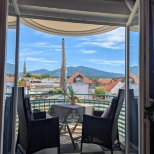 PROVISIONSFREI und sofort beziehbar! Helle 3-Zimmer-Wohnung im Zentrum inkl. TG-Stellplatz!