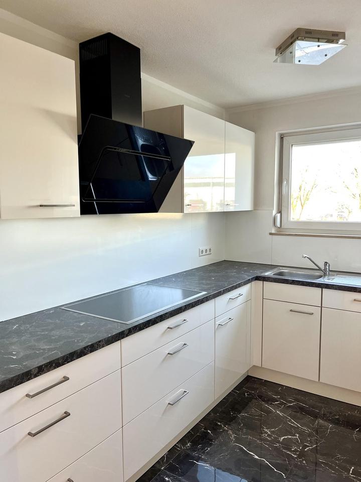 Bezugsfertige 3-Zi.-Wohnung in Gomaringen, top renoviert, Balkon, TG & Aufzug – Bild 6