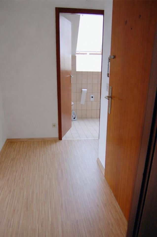 Charmante Dachgeschosswohnung in der Fußgängerzone mit Balkon & Blick aufs Hundertwasser-Design-Haus – Bild 8