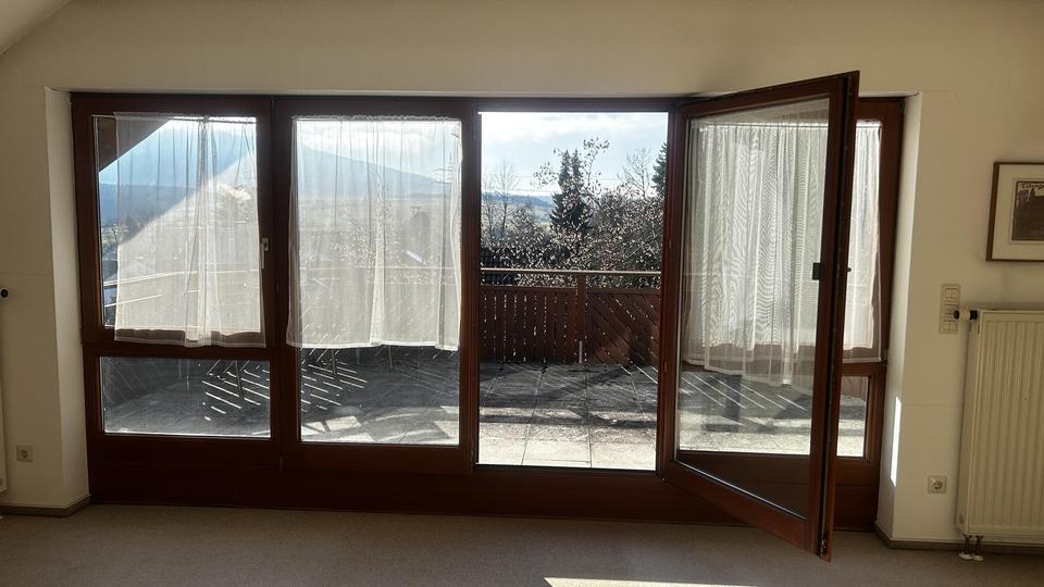 Haus mit viel Licht, Platz und Aussicht. Auch als Generationenhaus oder mit Praxis geeignet. – Bild 9