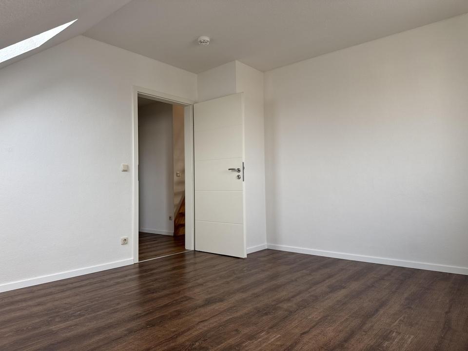 3 Zimmer Maisonette Wohnung 74qm + 24qm offener Galerie 2 Balkonen, TG & Stellplatz – Bild 10