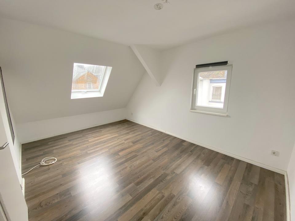 Wohnen mit Blick auf den Dillturm -Dillenburg 3ZKB Dachgeschosswohnung – Bild 8