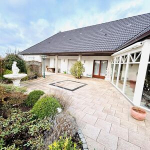 Stilvoller Winkelbungalow - auf sonnigem Grundstück - ohne Makler