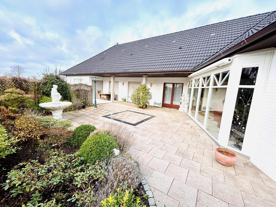 Stilvoller Winkelbungalow - auf sonnigem Grundstück - ohne Makler