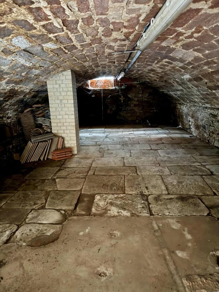 Altstadt-MFH mit Mainblick, Dachterrasse & Entwicklungspotenzial – provisionsfrei – Bild 34