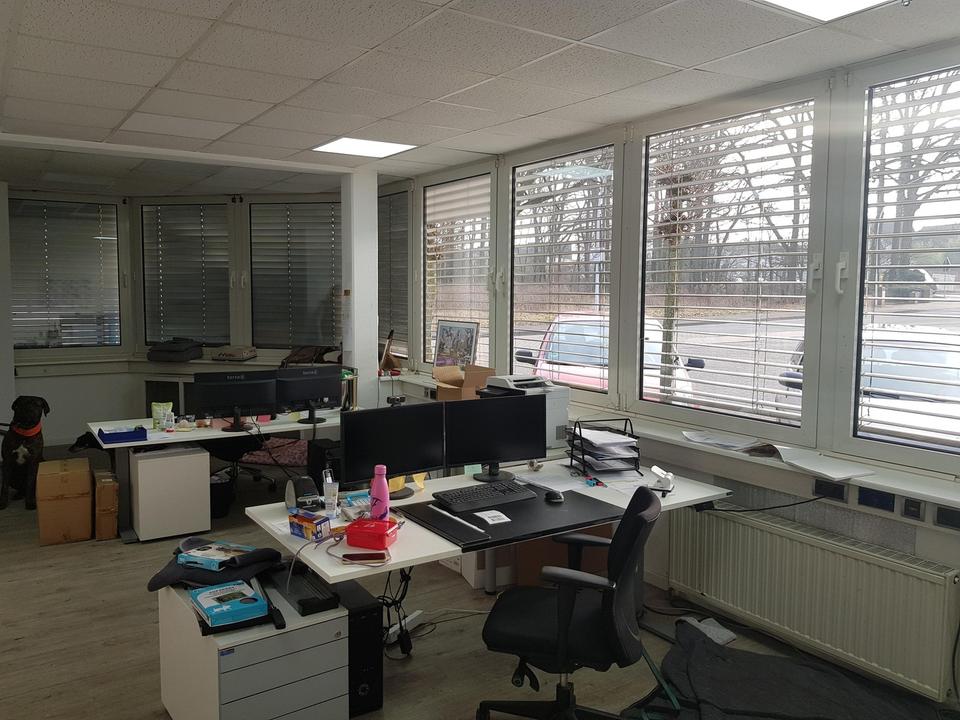 Flachdachhalle, Büros – Bild 18