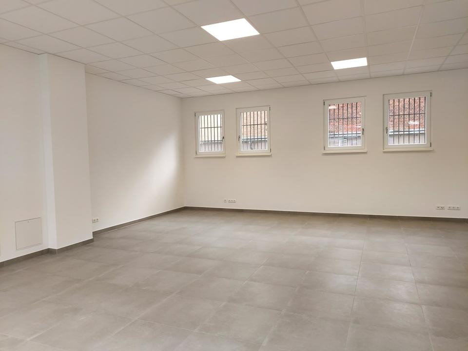 Große Gewerbefläche mit vielfältigen Nutzungsmöglichk. + große Schaufenster – Bild 8