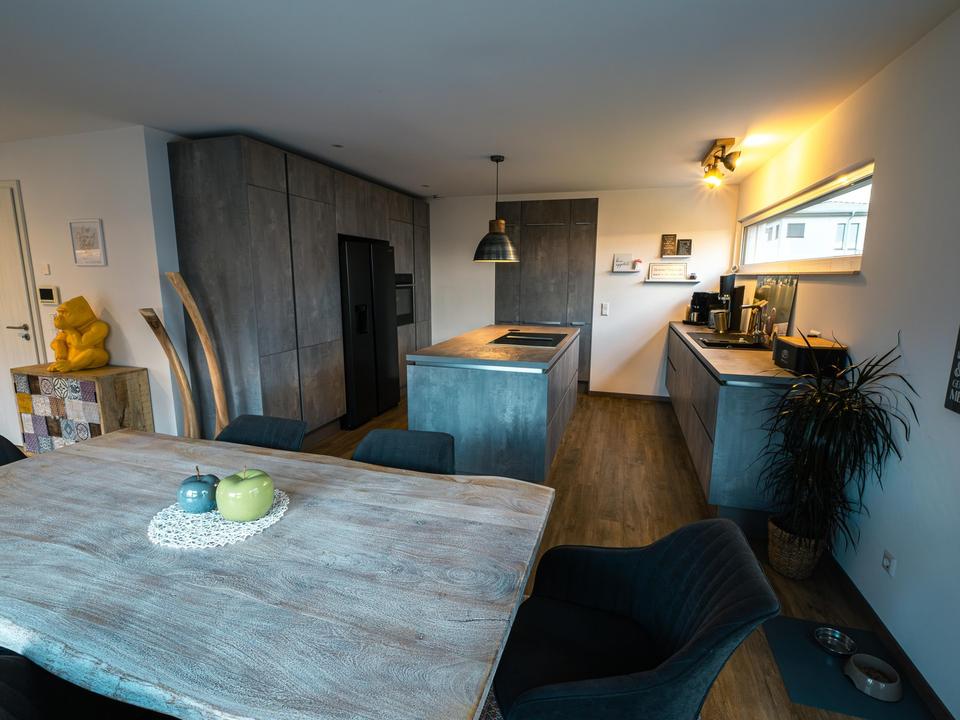 Moderne Stadtvilla (Bj. 2020) | A+ | PV & Speicher | Sauna | Waldblick | sofort bezugsfrei – Bild 5