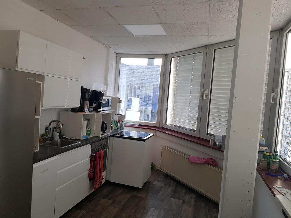 Flachdachhalle, Büros – Bild 12