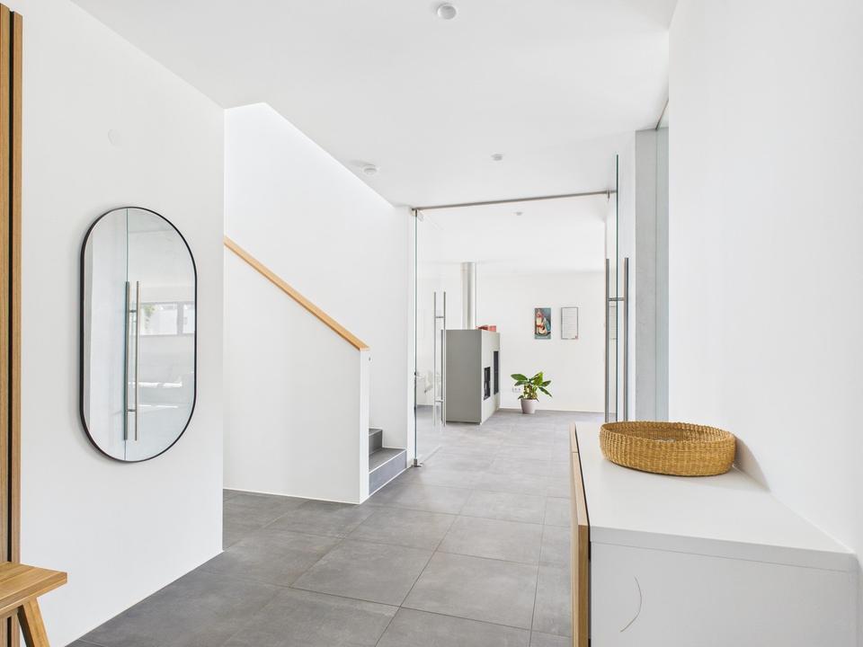 Modernes Einfamilienhaus am Waldrand - einfach einziehen! – Bild 4