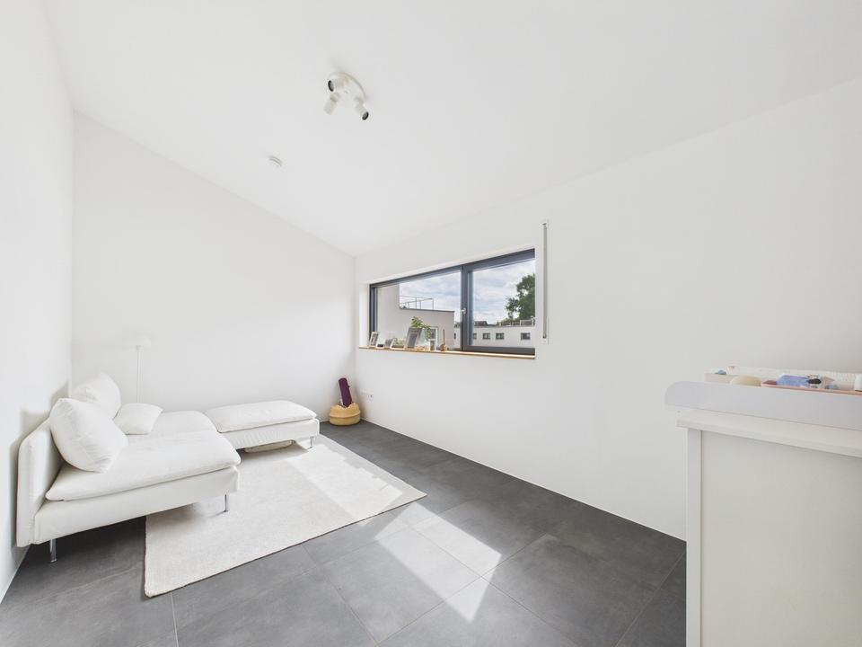 Modernes Einfamilienhaus am Waldrand - einfach einziehen! – Bild 14