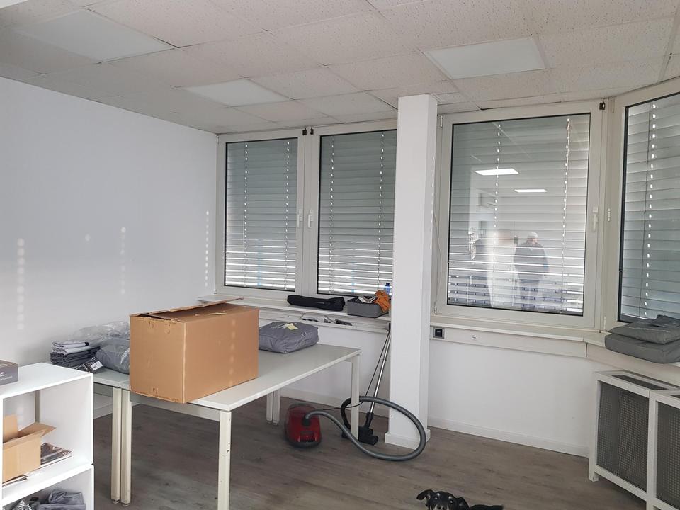 Flachdachhalle, Büros – Bild 20