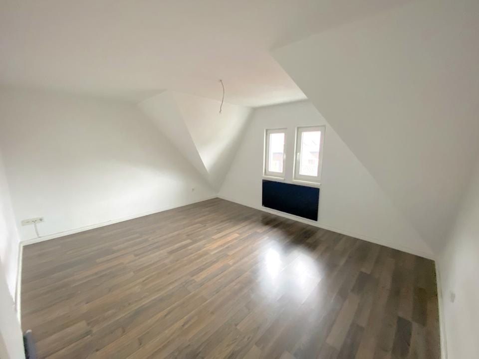 Wohnen mit Blick auf den Dillturm -Dillenburg 3ZKB Dachgeschosswohnung – Bild 6