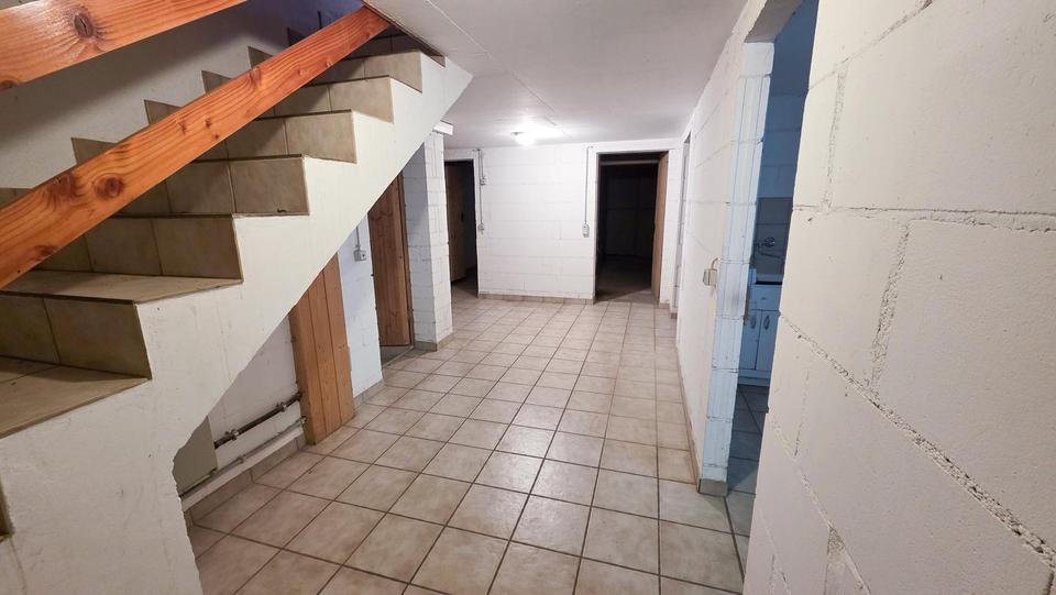 Provisionsfrei - Rarität - 2 Häuser, große Scheune und großer Garten in Freiburg-Munzingen. – Bild 23