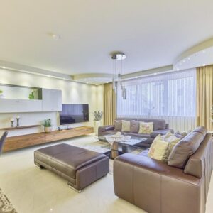 Großzügiges Wohnen mit Garten auf zwei Ebenen