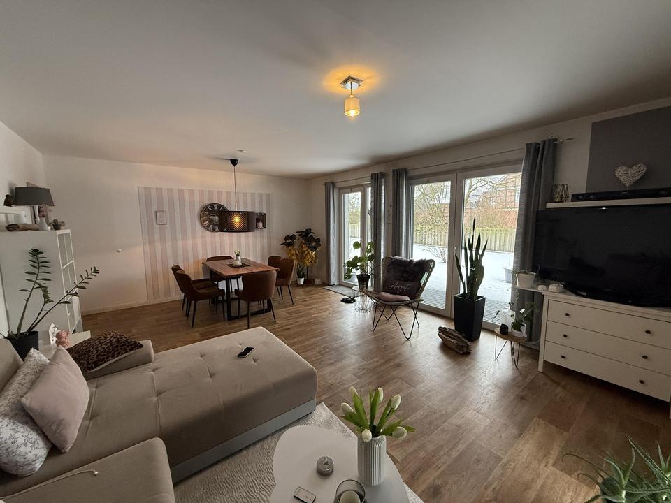 *Neuwertig & Zentral*: Geräumige 4-Zi.-Wohnung mit Garten im EG – Bild 4