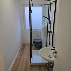 Erstbezug nach Kernsanierung - 2 Zimmer Wohnung + Balkon + Keller