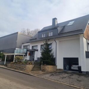 Mehrfamilienhaus, Pension, Lagerhallen