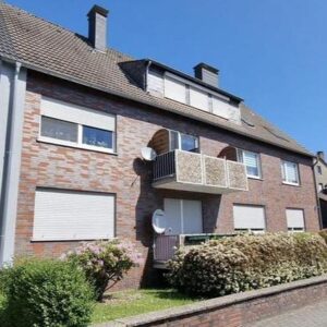 Schöne 3,5 Zimmer Wohnung mit Balkon und Einbauküche