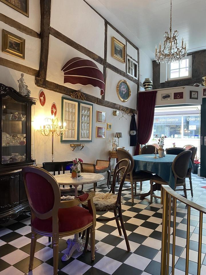 Ihr Traum vom eigenen Café! Wohnhaus mit laufendem Café, Nebengebäude, großem Innenhof