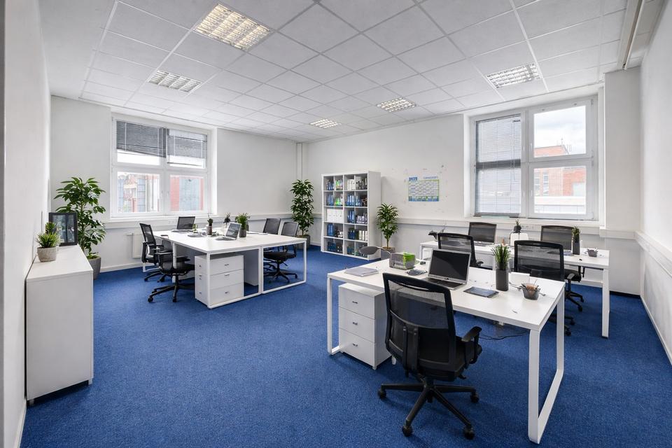 Sofort bezugsfertige Bürofläche für 15–25 Mitarbeiter – Top-Anbindung + Service vor Ort