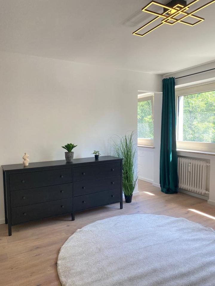 Hochwertig kernsanierte und komplett möblierte 1-Zimmer-Wohnung – Bild 3