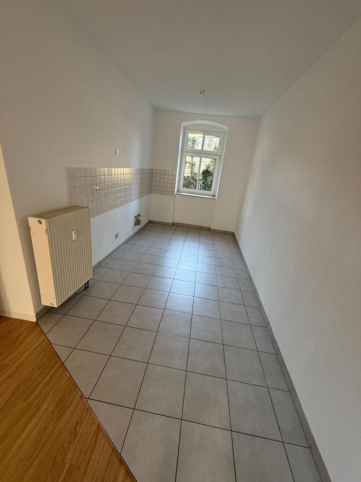 2 - Raum Wohnung mit Tageslichtbad im Herzen von Chemnitz – Bild 4