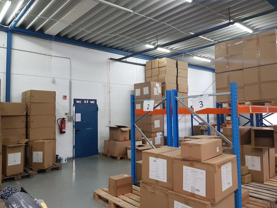 Flachdachhalle, Büros – Bild 5