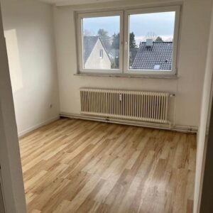 Schöne Dachgeschosswohnung in Uninähe zu vermieten