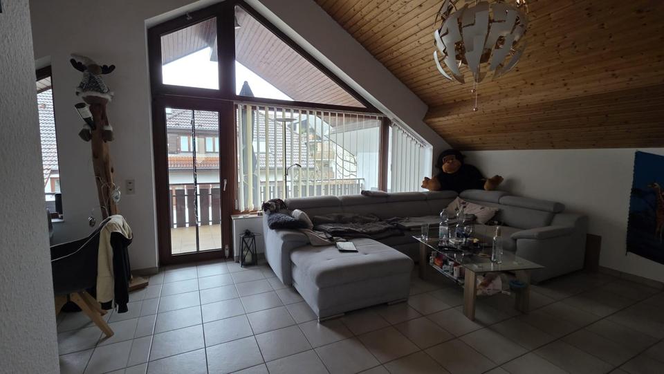 Gepflegte 2,5 Zimmer -DG-Wohnung mit Balkon und EBK in Pforzheim – Bild 19