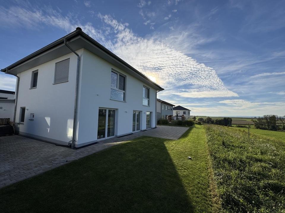 Aussicht ins Grüne! Lichtdurchflutetes Massivhaus in Bihlafingen, provisionsfrei – Bild 8