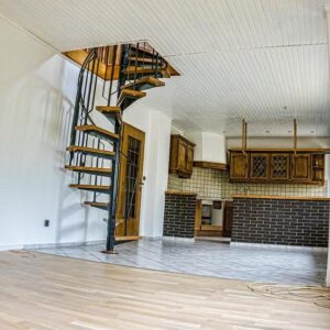 Exklusive 3-Zi-Maisonette-Wohnung im modernisierten Altbau in 40668 Meerbusch Lank-Latum