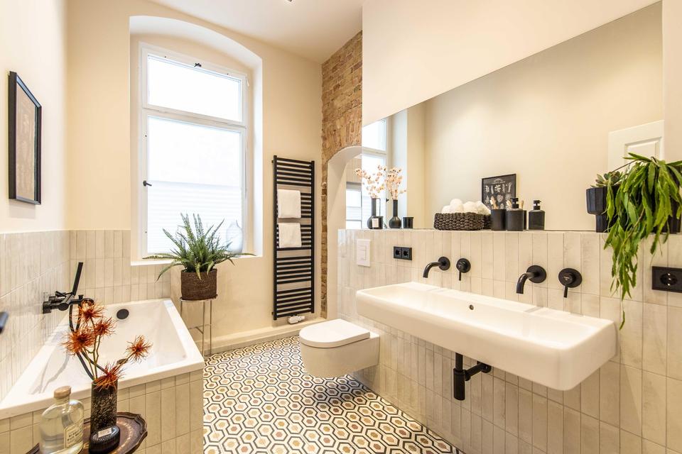 Stilvoller Altbau-Traum in bester Lage in Berlin-Mitte 2,5 Zimmern und luxuriösem Interior-Konzept