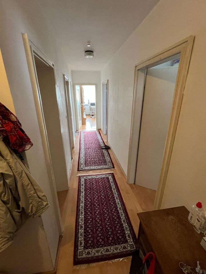 Helle 3-Zimmer-Wohnung mit Balkon direkt an der U-Bahn – Bild 8