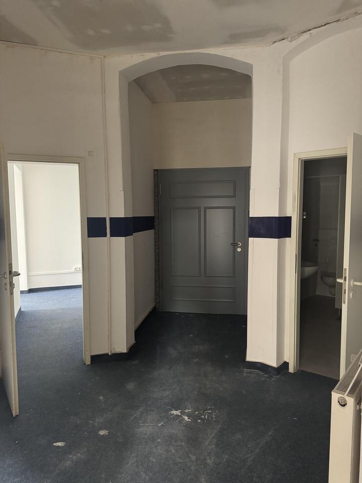 Lichtdurchflutete Gewerbefläche in Top-Lage – Bild 2