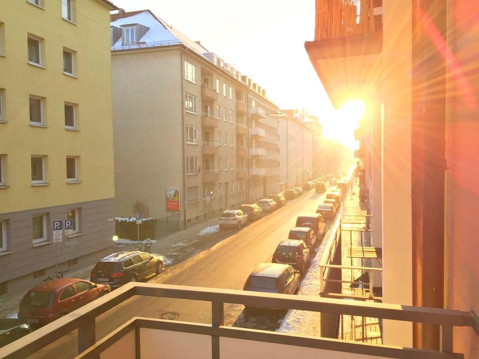 Ab SOFORT - Paar oder 2er WG -Neue helle Luxus Wohnung mit Terrasse, Alpenblick, vollmöbliert – Bild 7