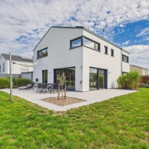 Modernes Einfamilienhaus am Waldrand - einfach einziehen!