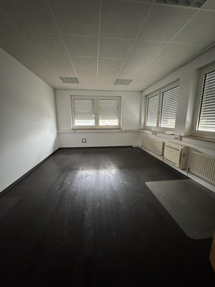 Lagerhalle ca. 1000qm mit Büro ca. 150qm – Bild 10